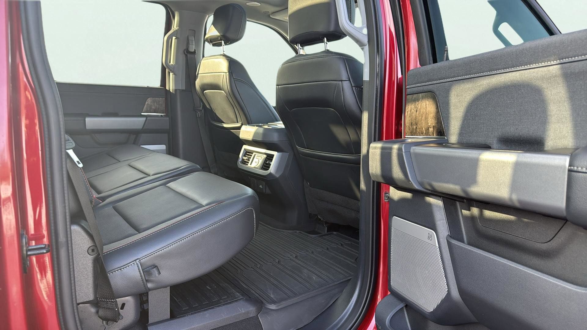 Certified 2024 Ford F250 Lariat w/ Lariat Ultimate Package image 18