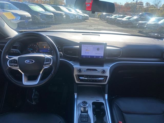 Certified 2022 Ford Explorer XLT w/ Equipment Group 202A image 14