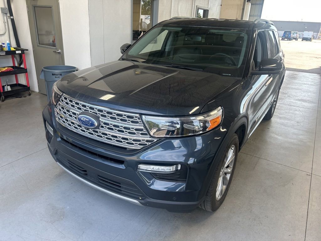 Certified 2023 Ford Explorer Limited w/ Equipment Group 301A AWD/4WD image 2