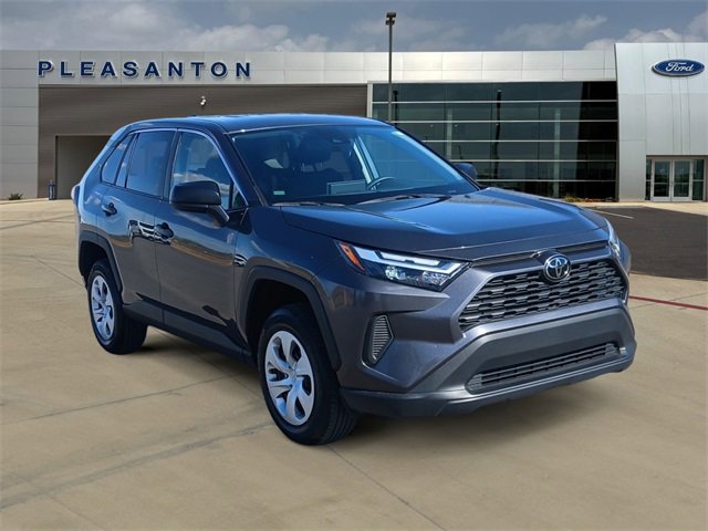 Used 2025 Toyota RAV4 LE image 7