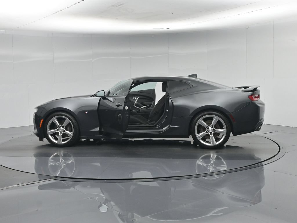 Used 2018 Chevrolet Camaro SS RWD image 36