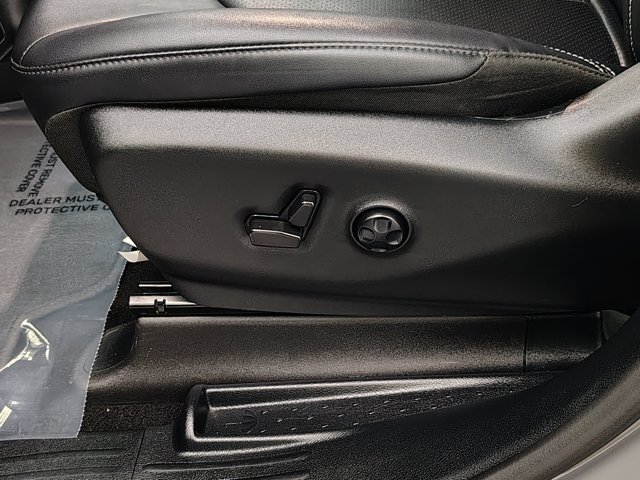 Used 2025 Chrysler Pacifica Select FWD image 22