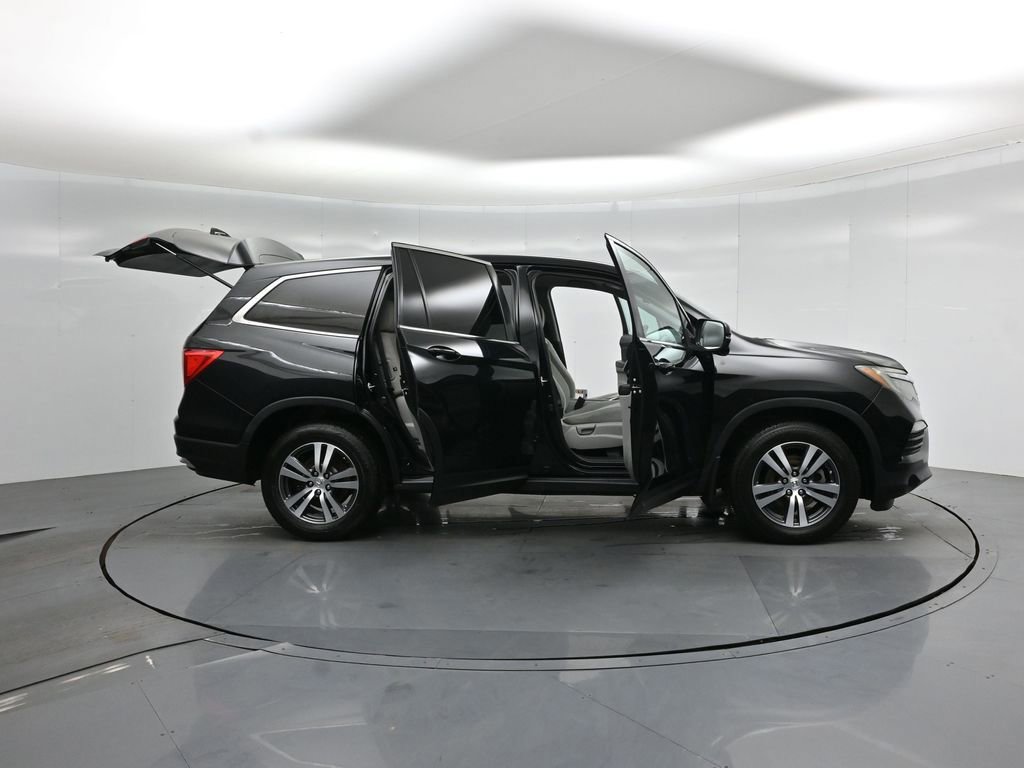 Used 2017 Honda Pilot EX image 34
