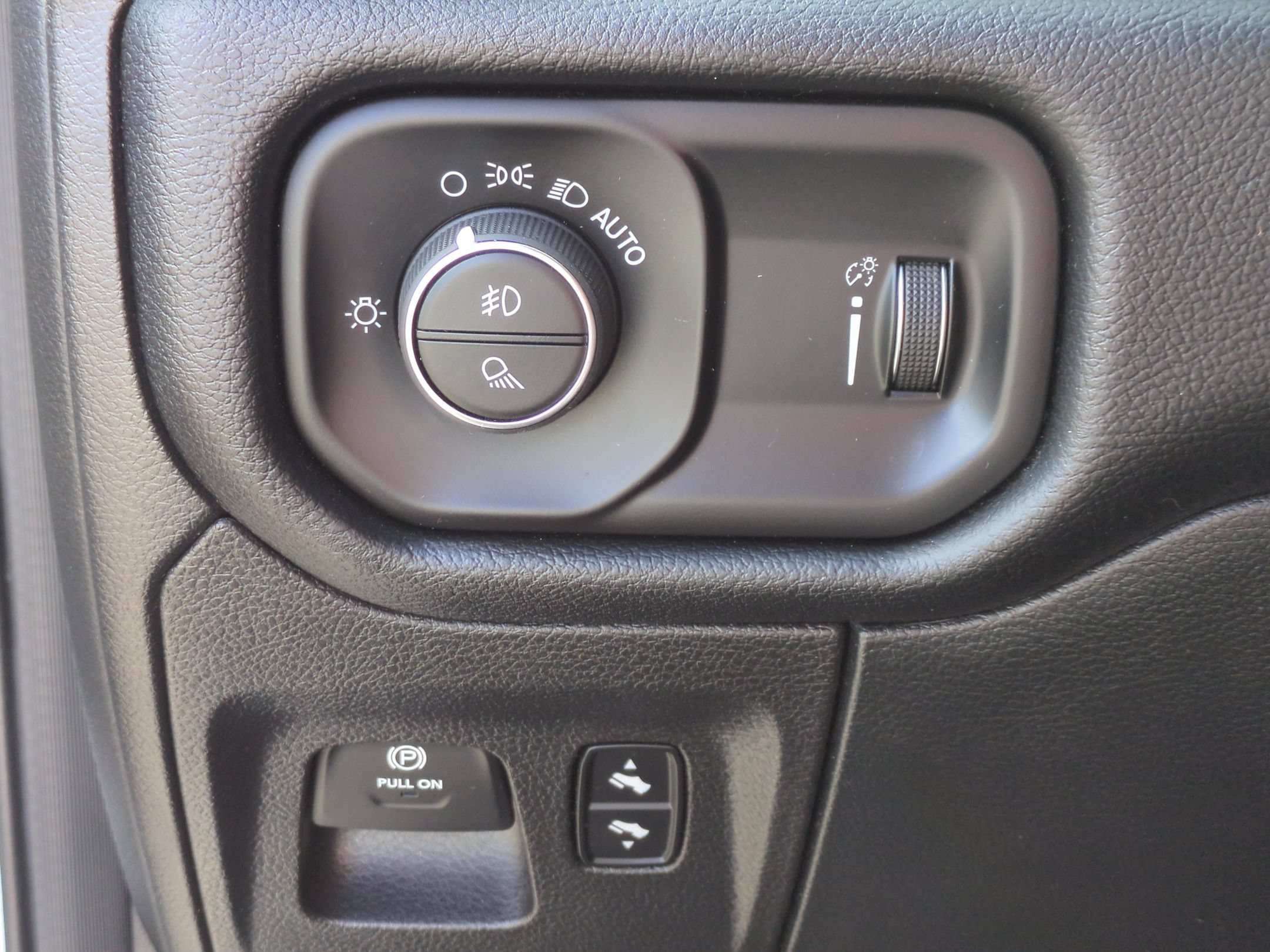 Used 2020 RAM 1500 Big Horn RWD image 19