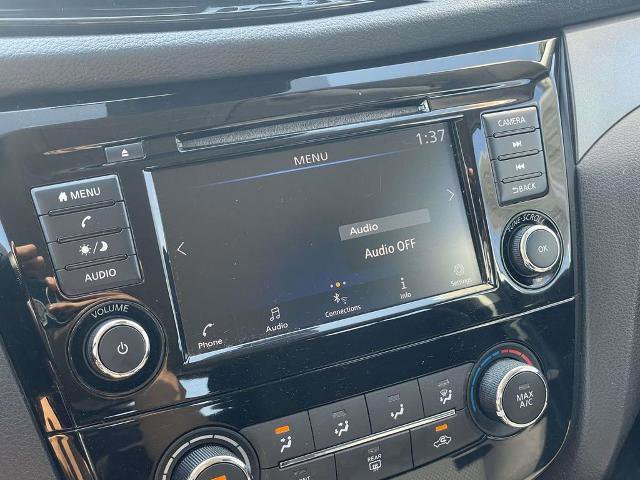 Used 2021 Nissan Rogue Sport S image 12