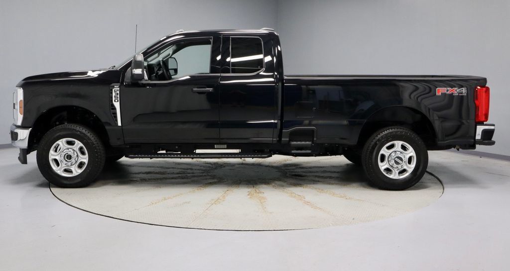Certified 2025 Ford F350 XLT w/ FX4 Off-Road Package AWD/4WD image 8