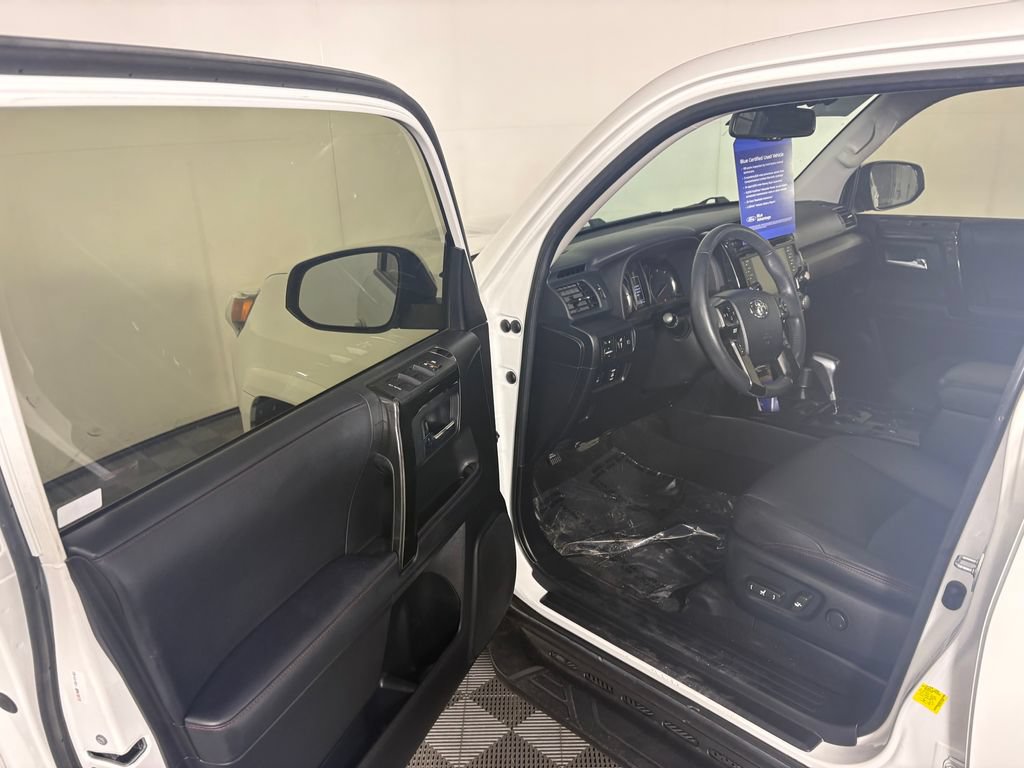 Used 2020 Toyota 4Runner TRD Off-Road Premium w/ Moonroof Package AWD/4WD image 11