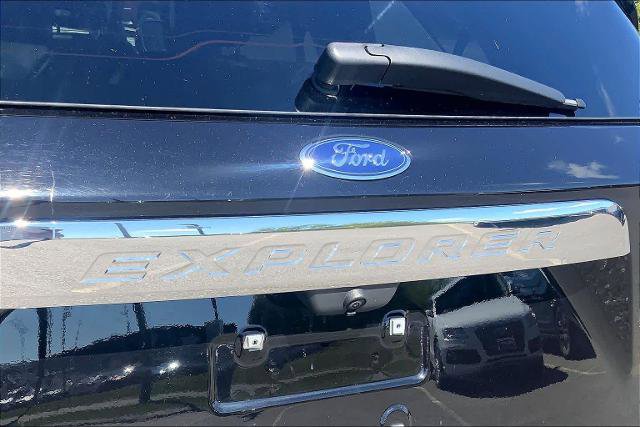 Certified 2021 Ford Explorer Limited w/ Hybrid Equipment Group 310A AWD/4WD image 10