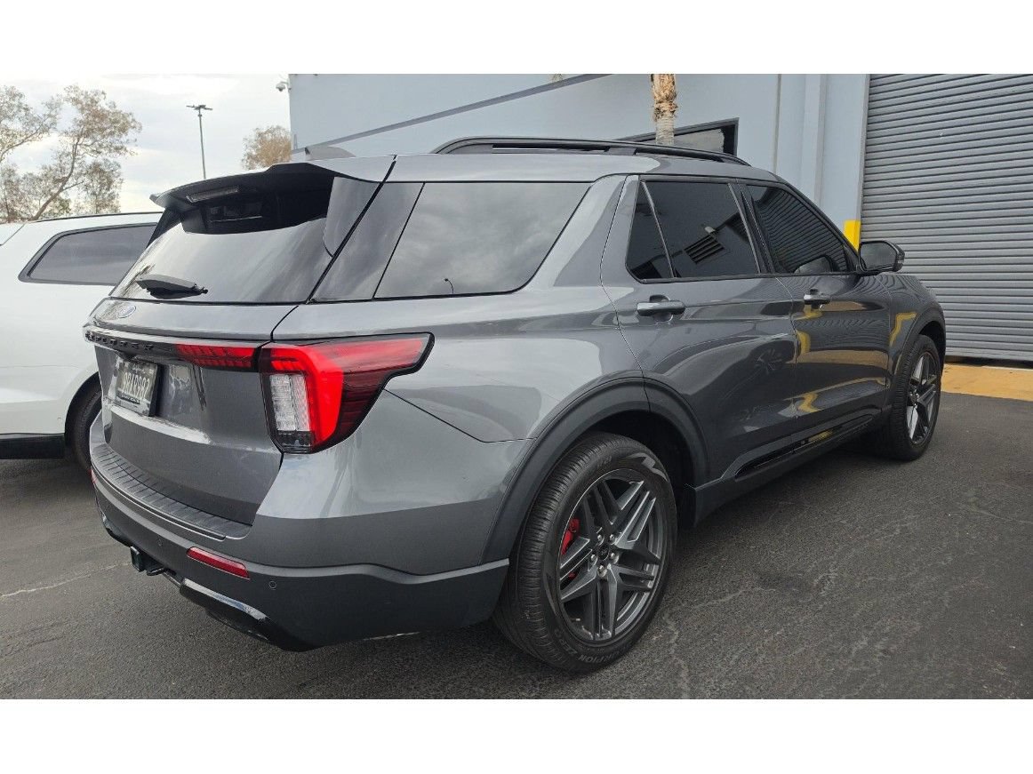 Certified 2025 Ford Explorer ST-Line w/ Premium Package RWD image 3