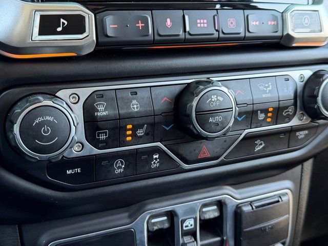 Used 2020 Jeep Wrangler Unlimited Sahara w/ Cold Weather Group AWD/4WD image 27