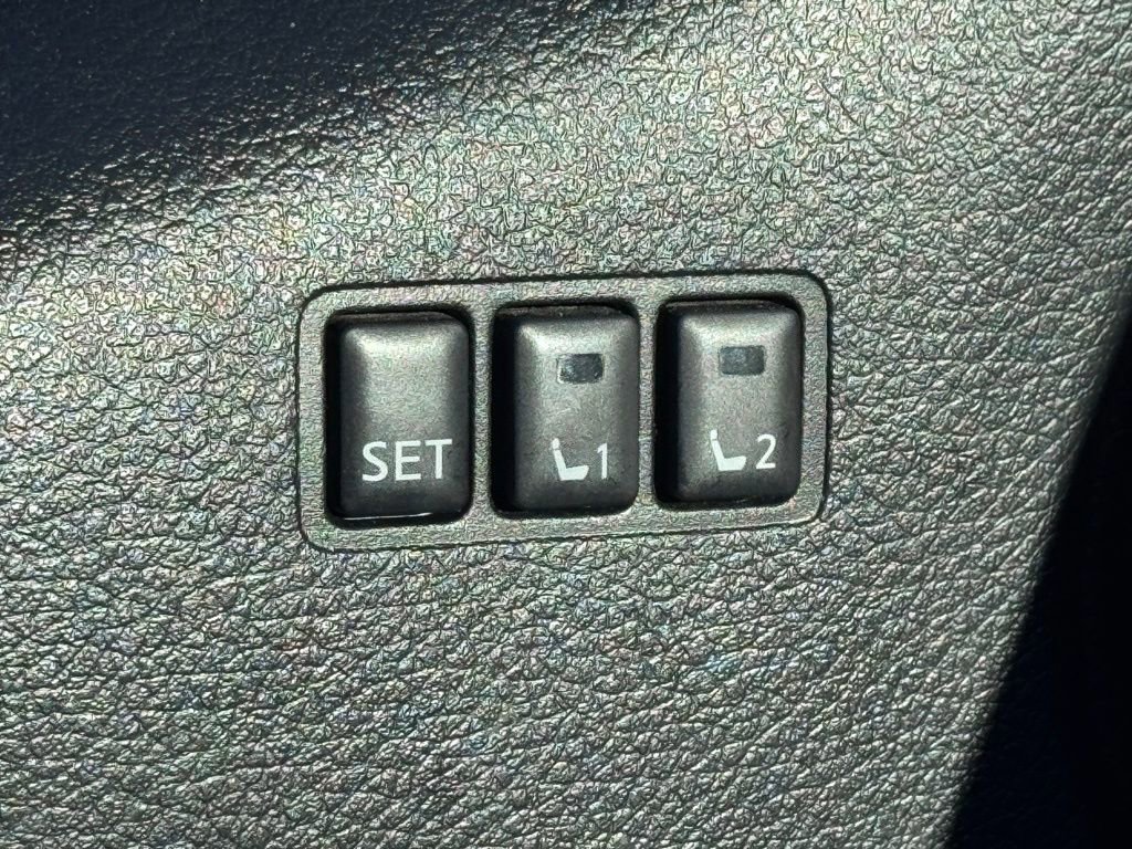 Used 2018 Nissan Rogue SV w/ Premium Package image 21