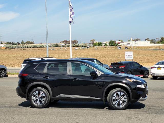 Used 2022 Nissan Rogue SV FWD image 3