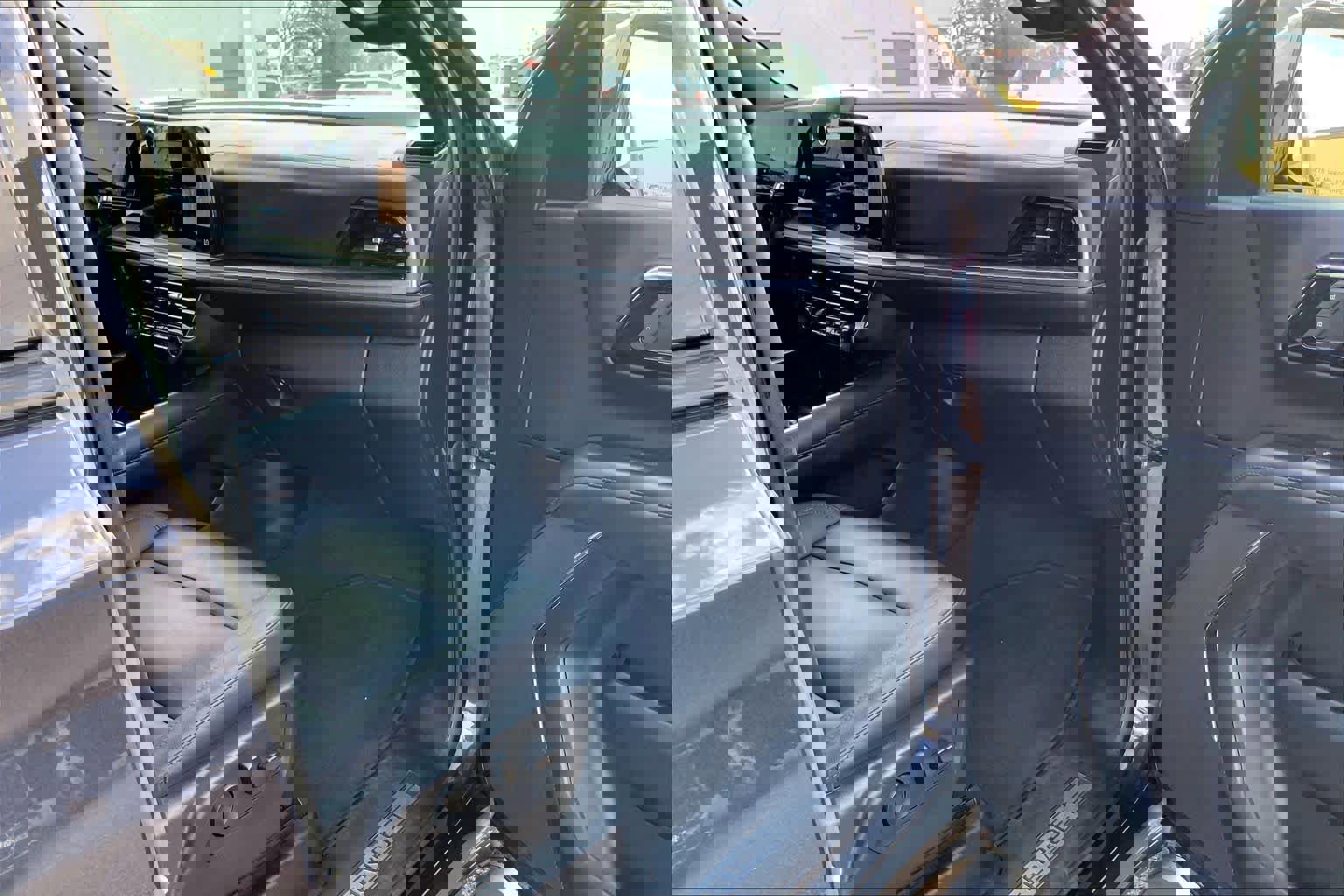 Used 2025 Chevrolet Tahoe Z71 image 19