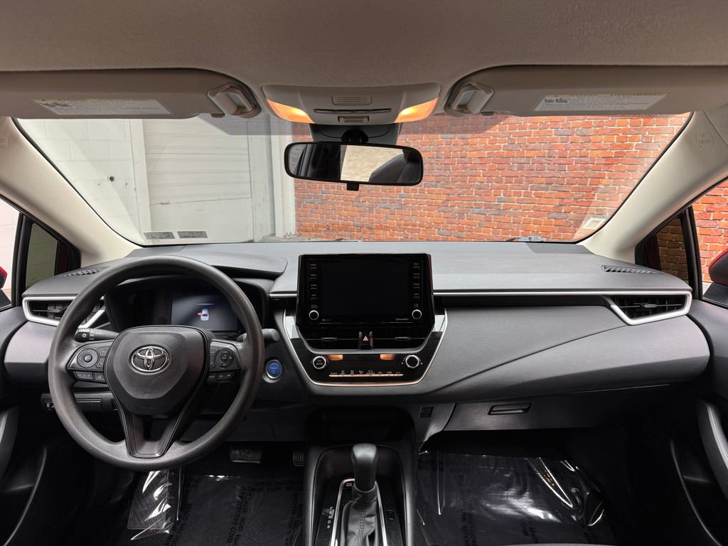 Used 2022 Toyota Corolla LE FWD image 12