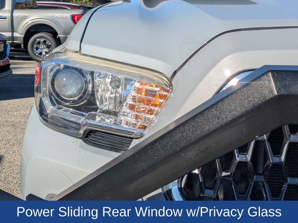 Used 2019 Toyota Tacoma TRD Sport image 11