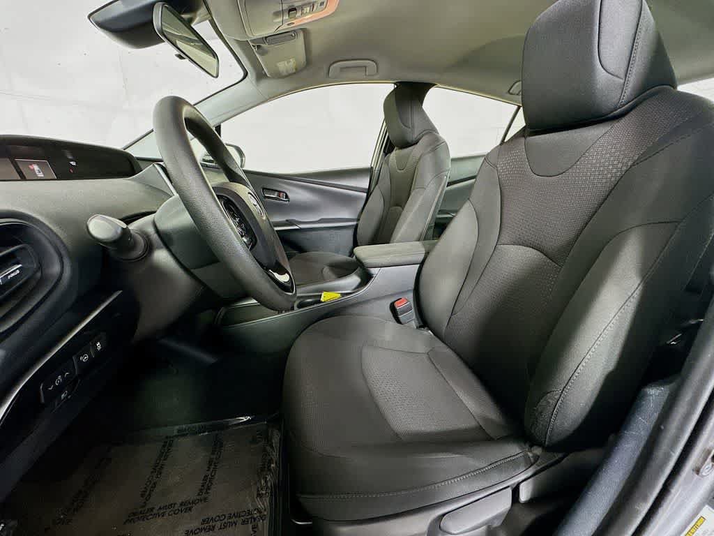 Used 2022 Toyota Prius LE FWD image 12