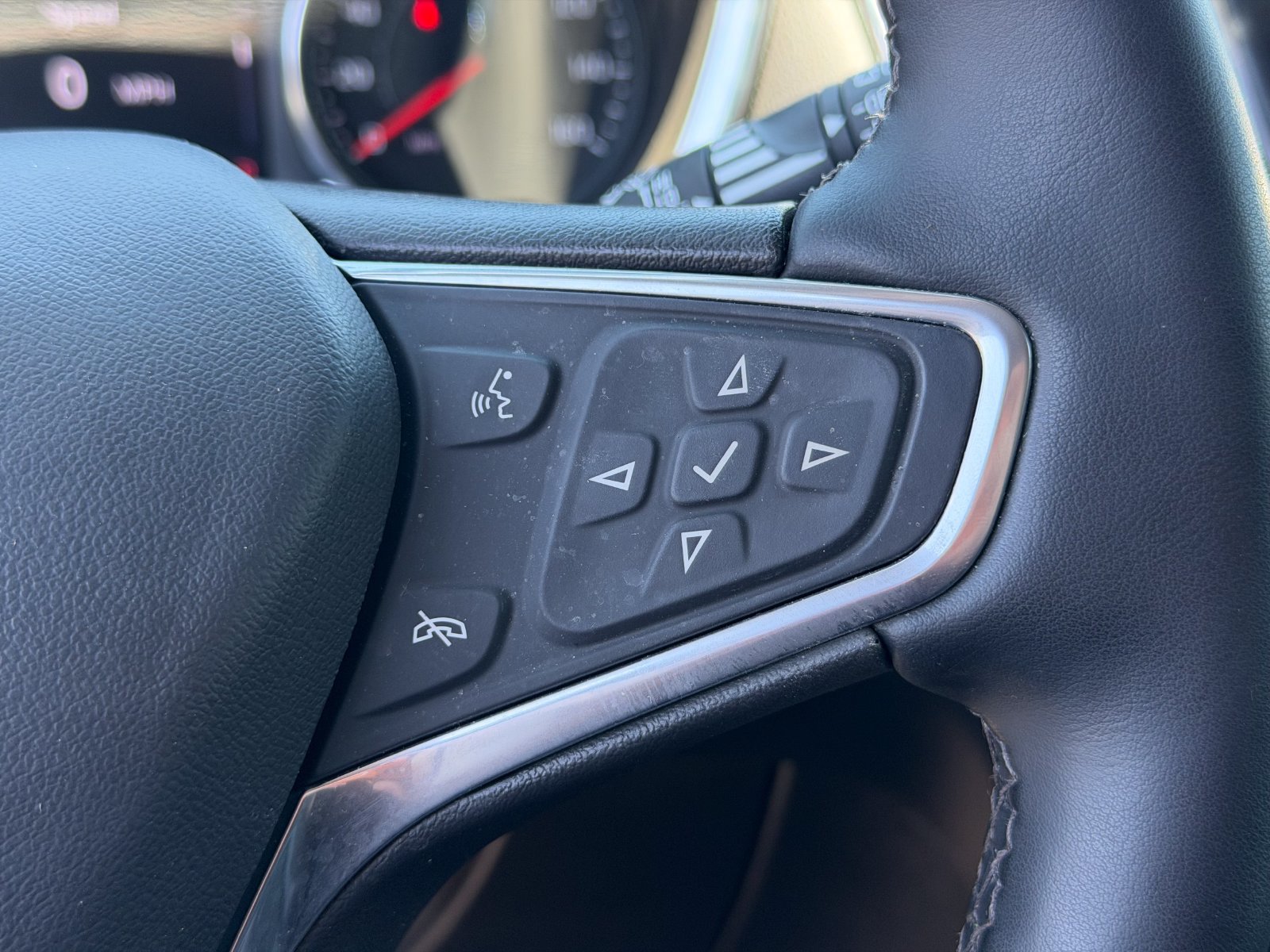Used 2023 Chevrolet Equinox Premier AWD/4WD image 26