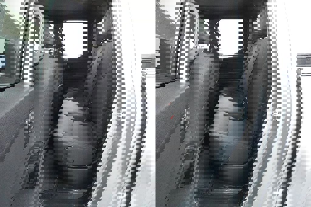 Used 2024 Toyota Tacoma SR5 AWD/4WD image 24