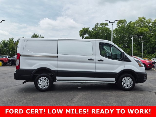 Certified 2025 Ford Transit 250 Low Roof w/ Exterior Upgrade Package RWD image 4