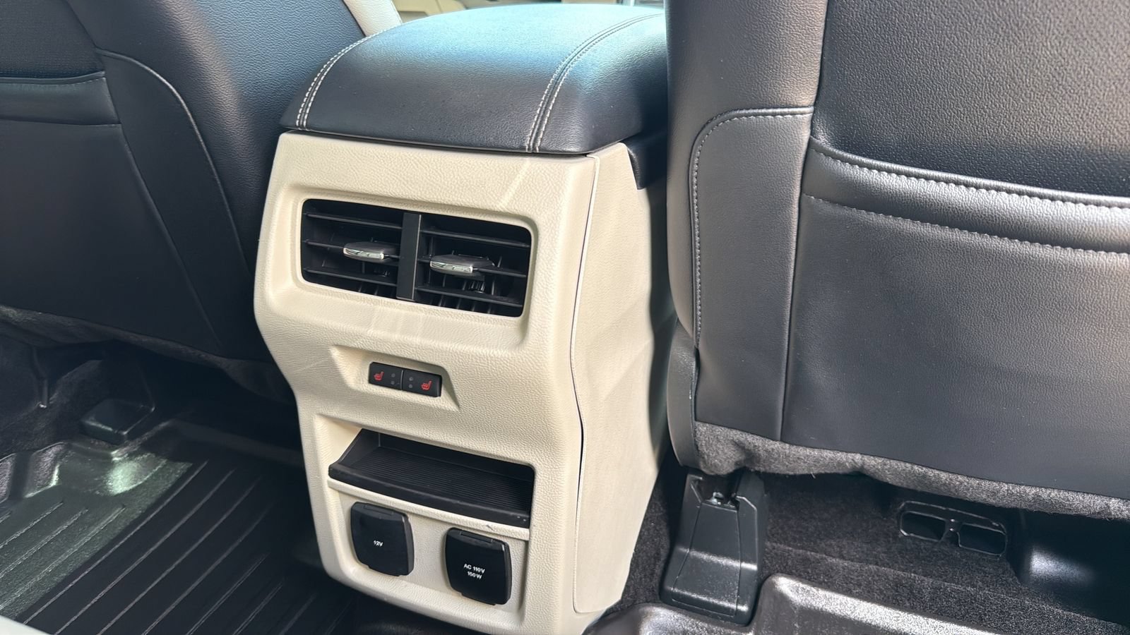 Certified 2018 Ford Edge Titanium w/ Equipment Group 301A FWD image 26