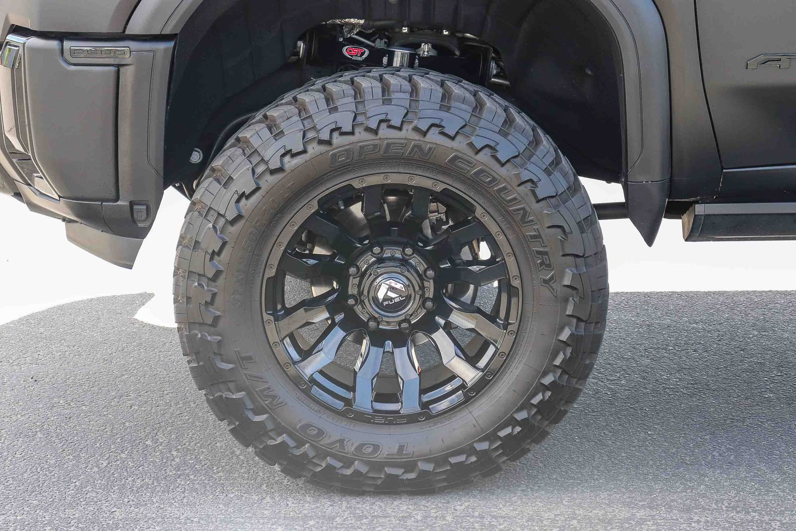 Used 2025 GMC Sierra 2500 AT4 w/ AT4 Premium Plus Package AWD/4WD image 9