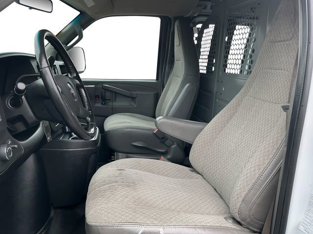 Used 2023 GMC Savana 3500 Extended w/ Driver Convenience Package image 16