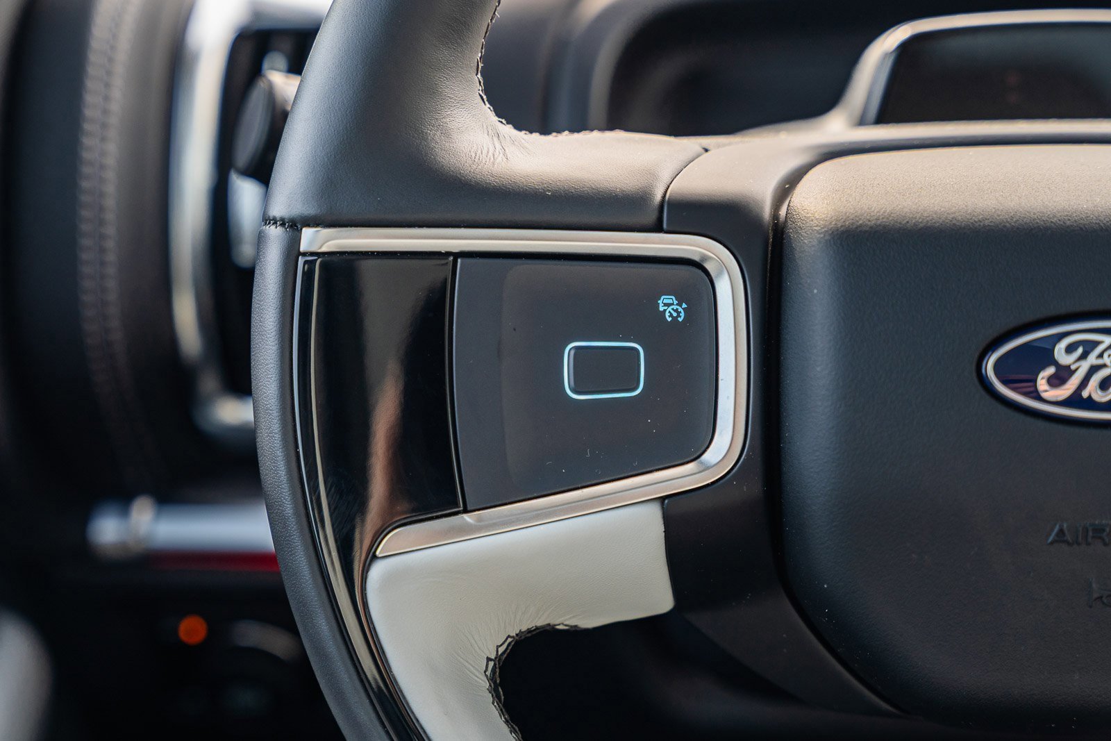 Certified 2025 Ford Expedition Platinum w/ Platinum Ultimate Package image 27