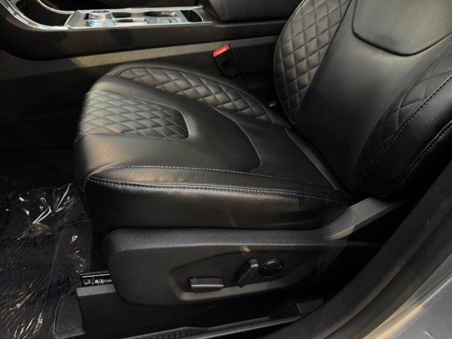 Certified 2024 Ford Edge Titanium w/ Equipment Group 301A AWD/4WD image 6