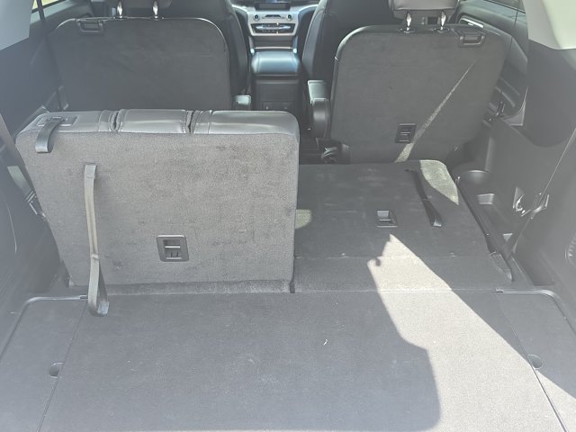 Certified 2023 Ford Explorer XLT w/ Equipment Group 202A RWD image 8