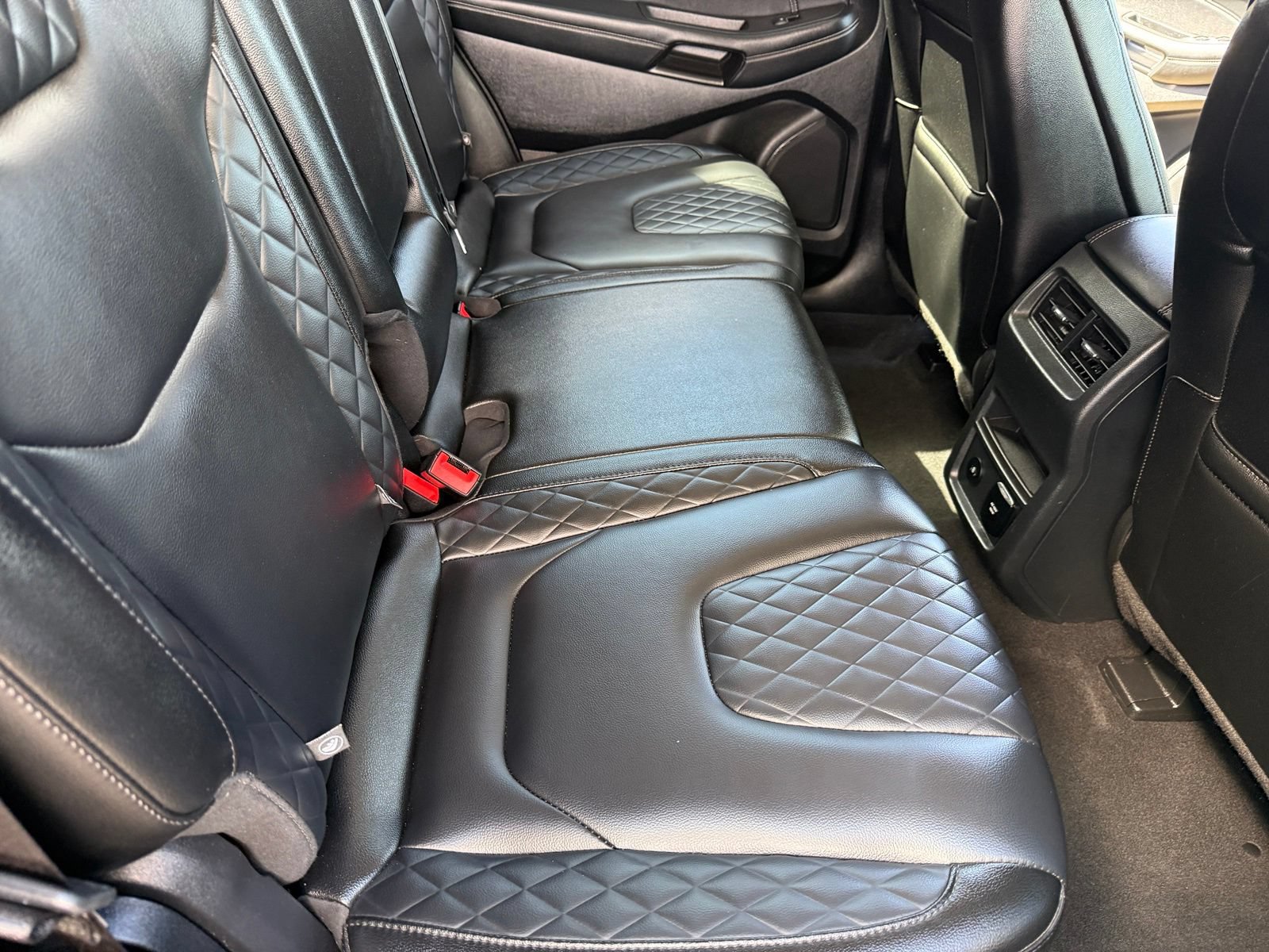 Certified 2024 Ford Edge Titanium AWD/4WD image 18