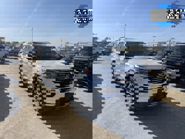 Certified 2020 Ford Explorer XLT w/ Equipment Group 202A image 2