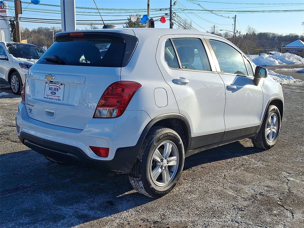 Used 2018 Chevrolet Trax LS image 24