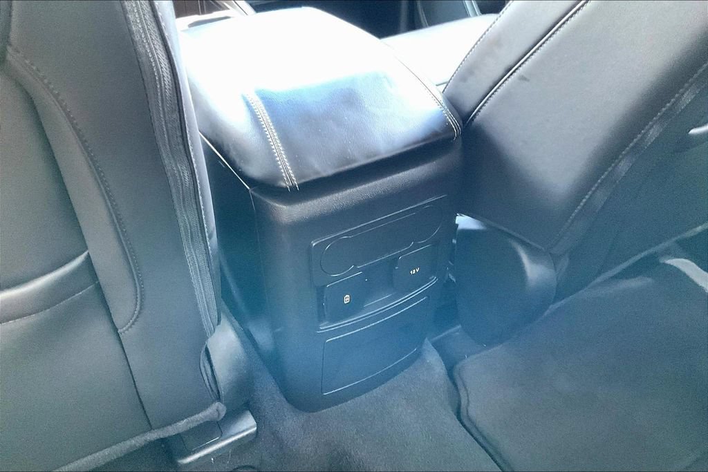 Certified 2024 Ford Explorer XLT w/ Equipment Group 202A RWD image 12