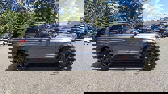 Certified 2022 Ford Explorer ST w/ Equipment Group 401A image 10