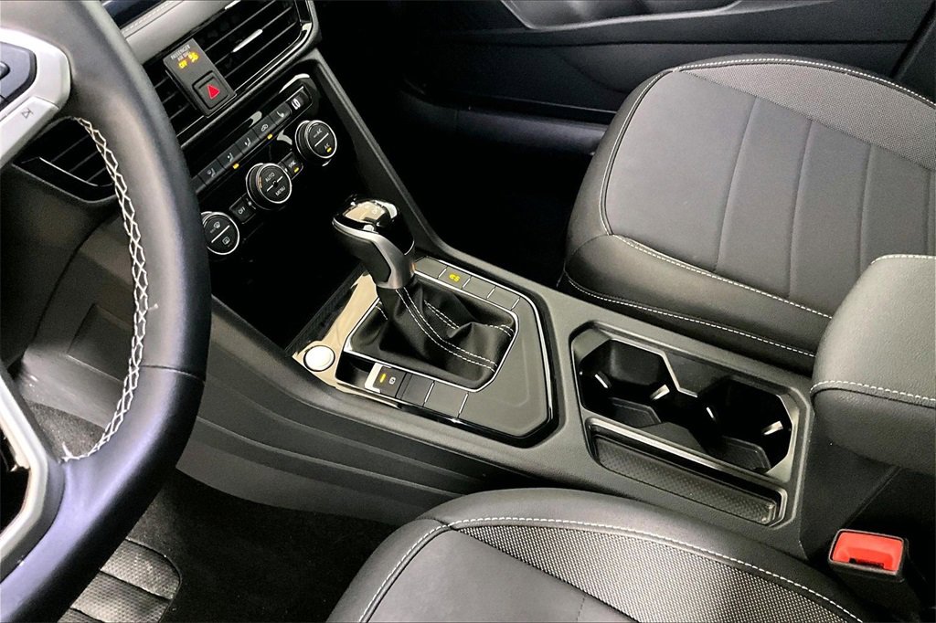 Used 2024 Volkswagen Taos SE image 13