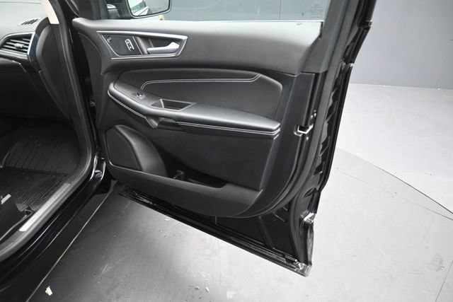 Certified 2024 Ford Edge Titanium AWD/4WD image 31