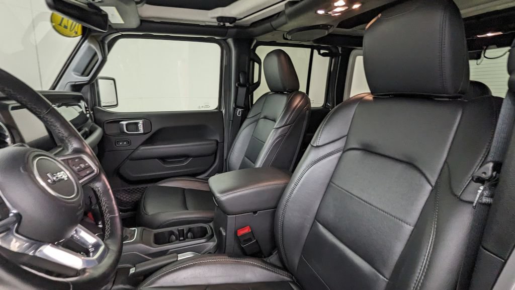 Used 2021 Jeep Wrangler Unlimited Sahara AWD/4WD image 2