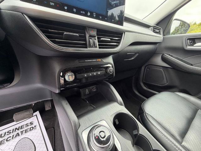 Certified 2025 Ford Escape Platinum AWD/4WD image 29