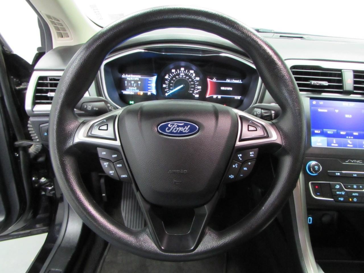 Certified 2020 Ford Fusion SE FWD image 22