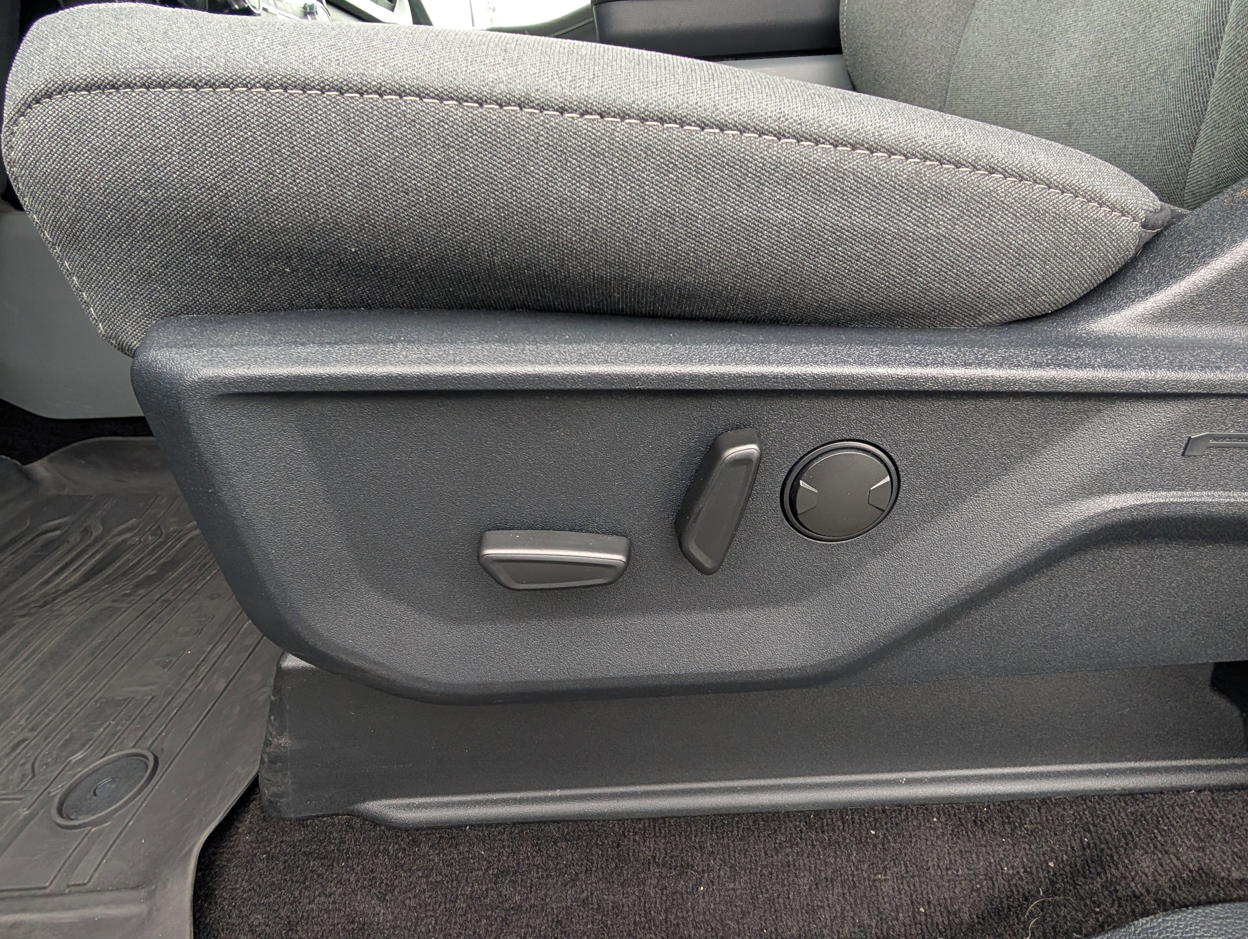 Certified 2022 Ford F150 XLT w/ Equipment Group 302A High image 18