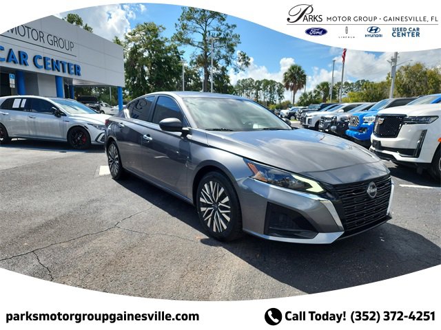 Used 2024 Nissan Altima 2.5 SV image 1