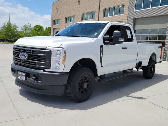 Certified 2025 Ford F250 XL AWD/4WD image 4