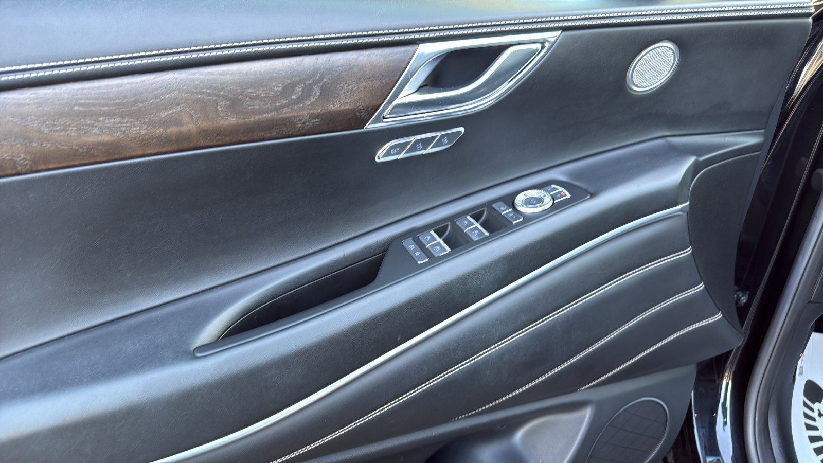 Used 2024 Genesis GV80 3.5T AWD/4WD image 11
