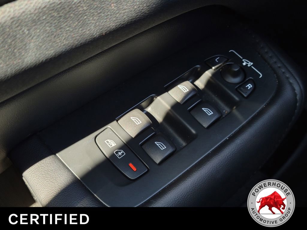 Used 2024 Volvo XC60 B5 Plus AWD/4WD image 29