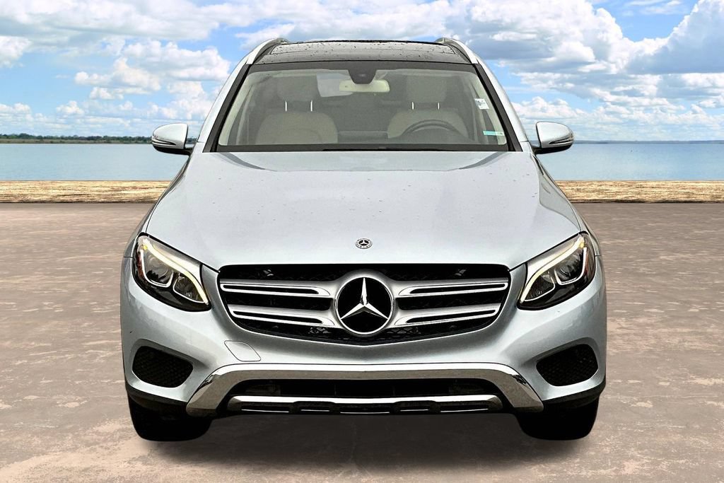 Used 2018 Mercedes-Benz GLC 300 4MATIC image 2
