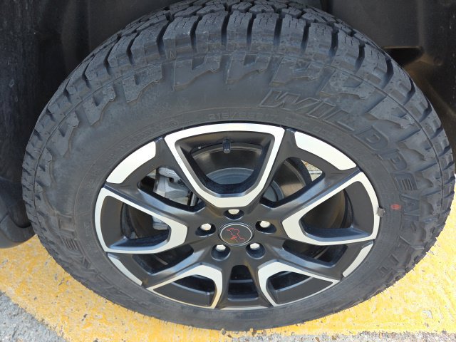 Used 2025 Jeep Compass Trailhawk AWD/4WD image 14