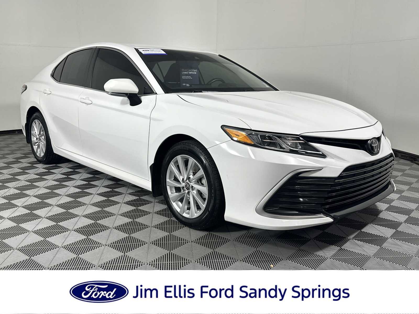 Used 2024 Toyota Camry LE w/ Convenience Package FWD image 9