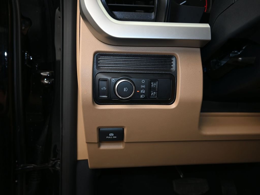 Certified 2025 Ford F250 XLT image 13