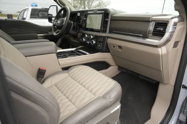 Certified 2026 Ford F450 Platinum w/ Platinum Plus Package image 18