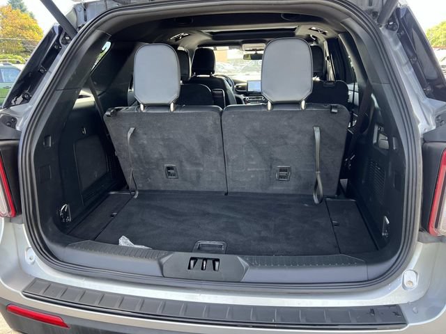 Certified 2024 Ford Explorer ST-Line w/ Class IV Trailer Tow Package AWD/4WD image 11